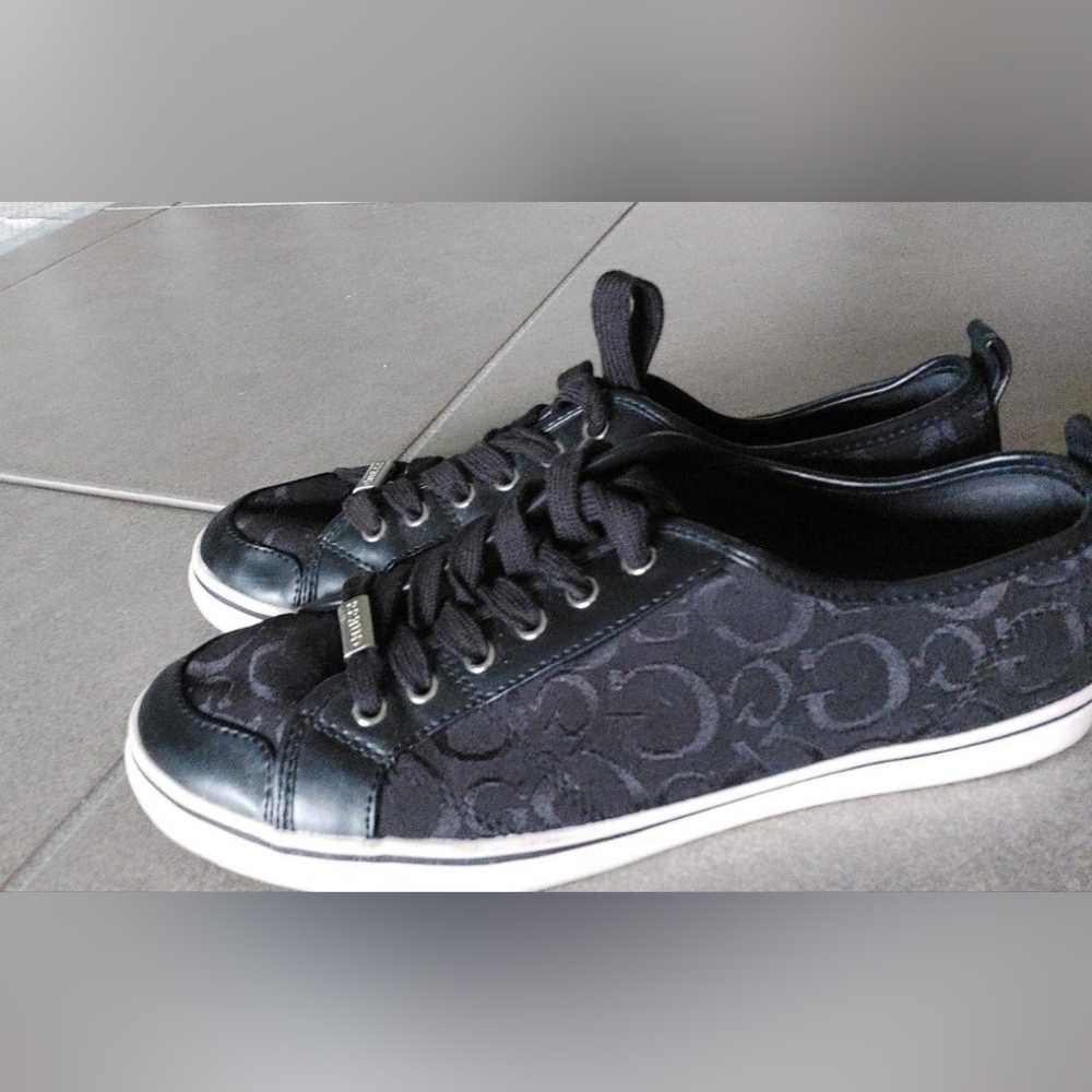 Shoes - Picture 4 of 4